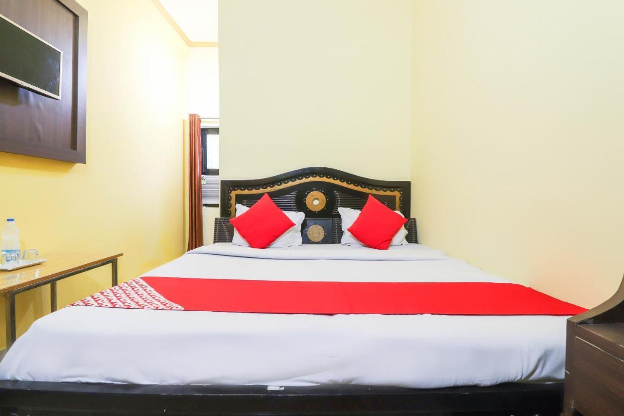 Oyo Hotel Rajendra Khalilabad Kültér fotó